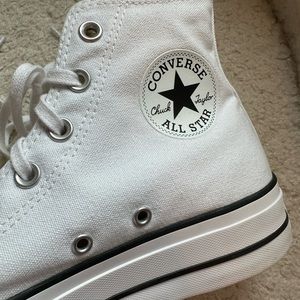 Women’s platform Converse